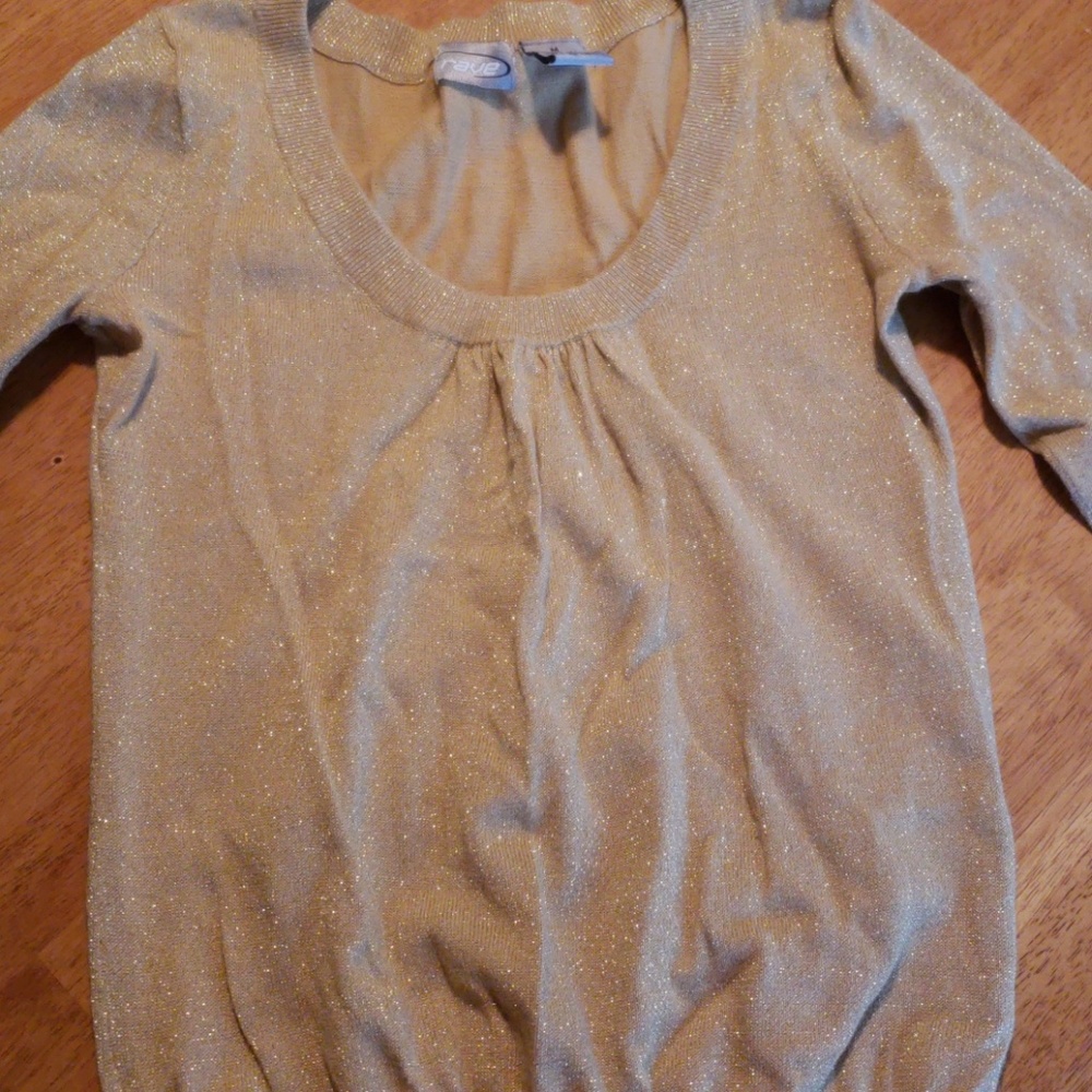 Pretty gold light sweater